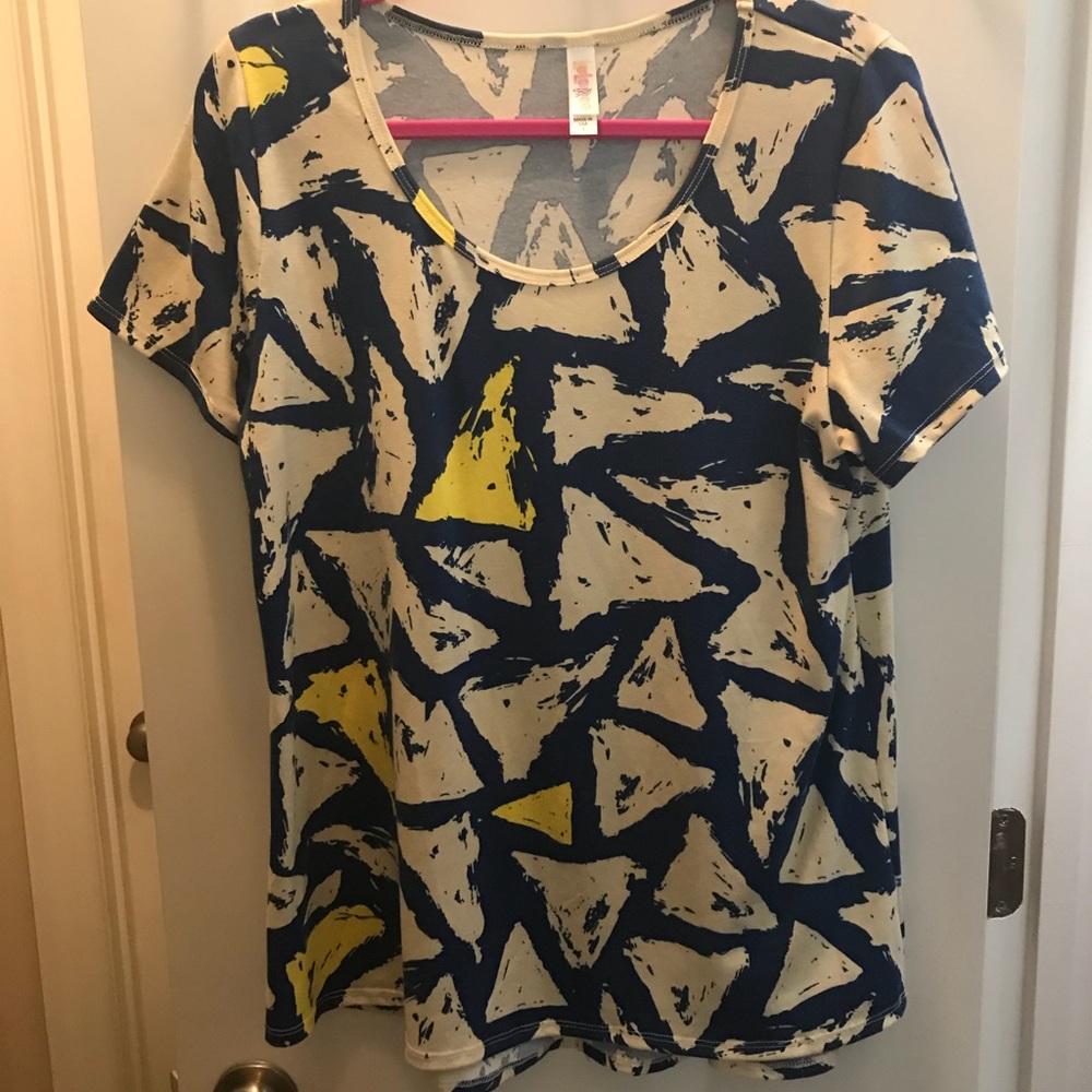 Lularoe Classic tee
